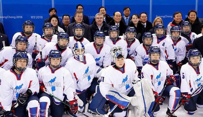 IOC President Thomas Bach with Team Korea #COR 