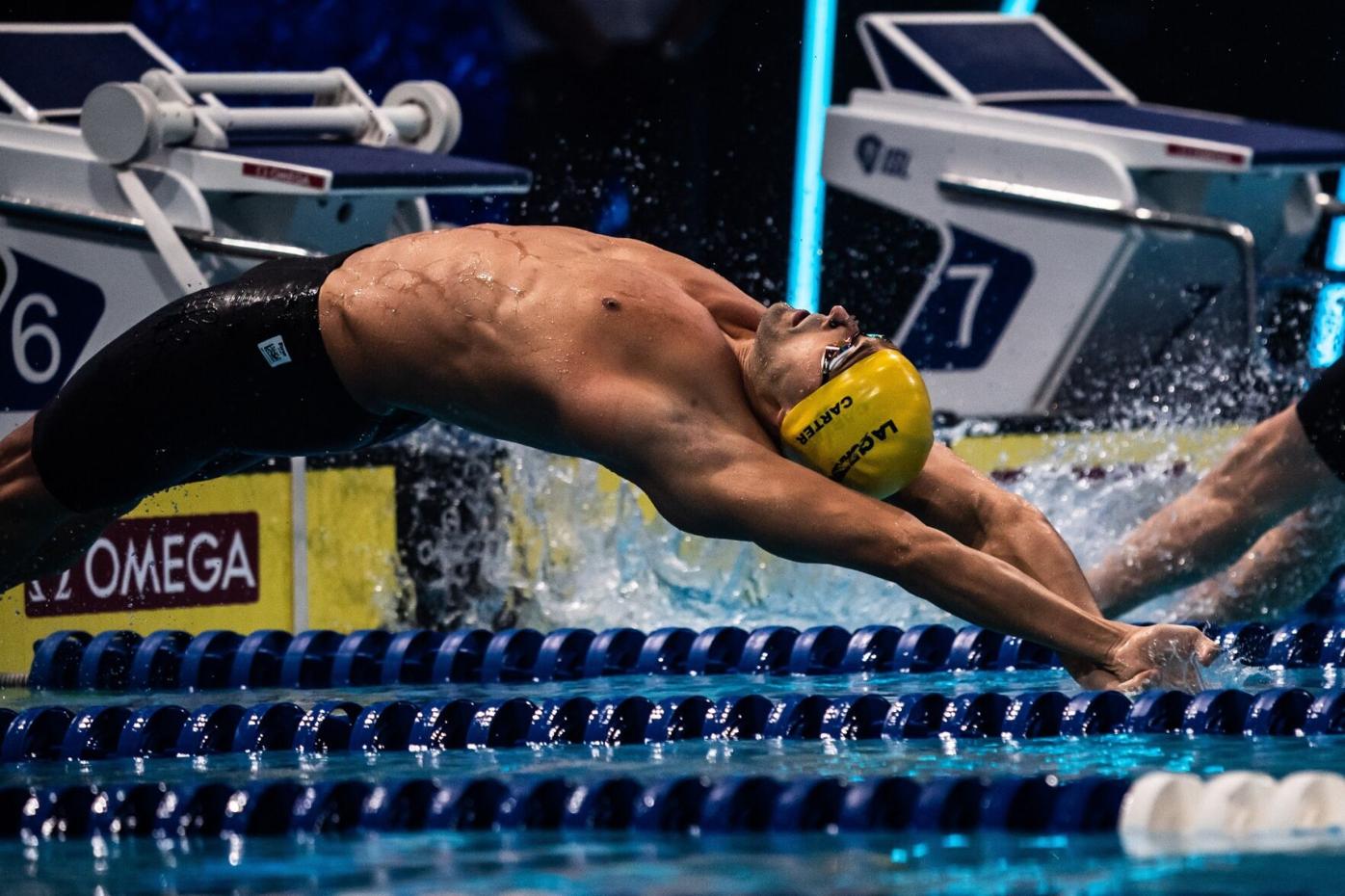 (flashback) FULL STRETCH: Los Angeles Current’s Dylan Carter gets off to a quick start in the Men’s 100m backstroke, during match number 10 of the International Swimming League (ISL) 2020, at the Duna Arena in Budapest, Hungary, yesterday. Carter bagged silver in the event, in a new national record time of 50.11 seconds. --Photo courtesy ISL