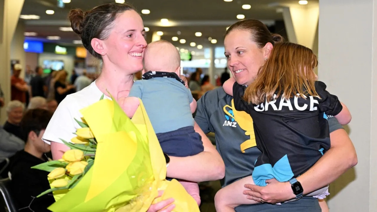 Amy Satterthwaite (left) made her NZ comeback in 2020 after maternity leave  •  Getty Images (Image obtained at espncricinfo.com)